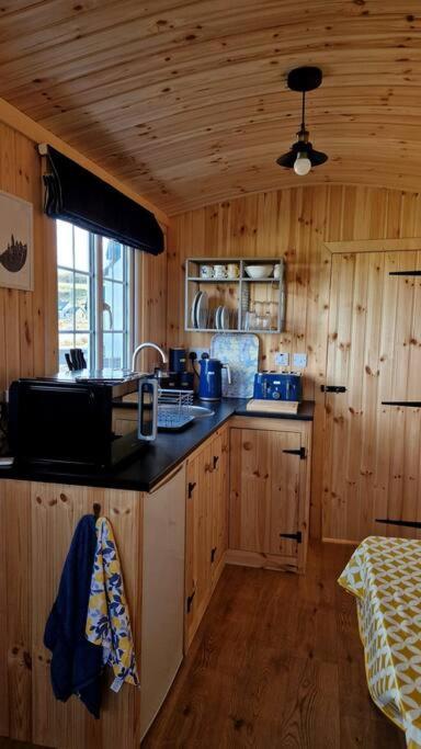 The Shepherd'S Hut @ Innlands Kilmaluag Zewnętrze zdjęcie